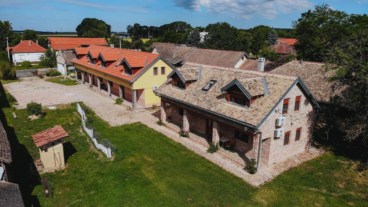 Sobe Kod Baje - Baranjska Kuca Bed & Breakfast Karanac Exterior photo